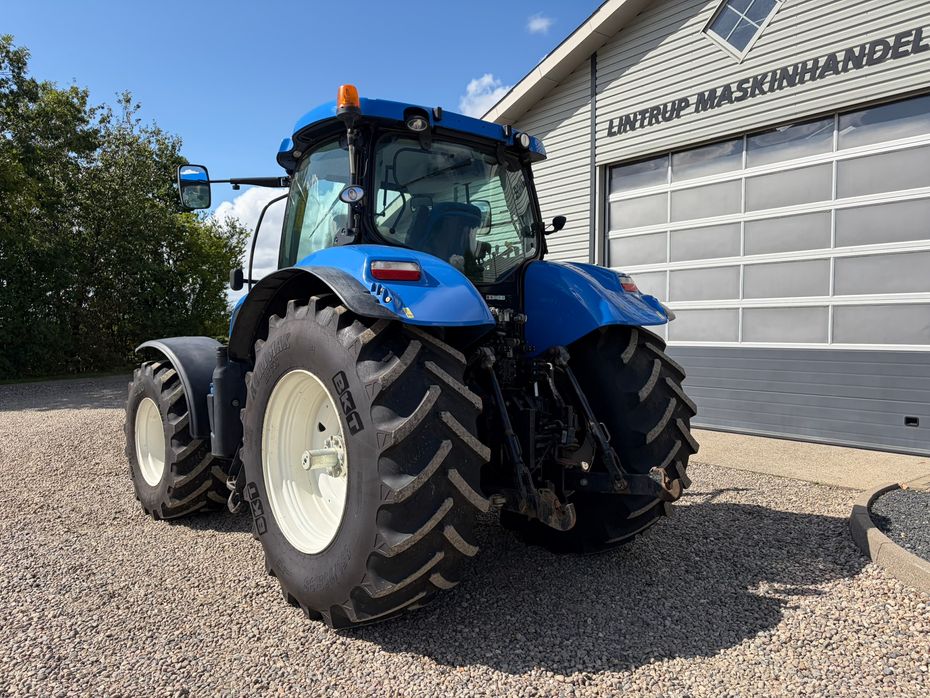 New Holland T7.250 Med frontlift. Pæn og velholdt traktor - Traktorer - Traktorer 4 wd - 7