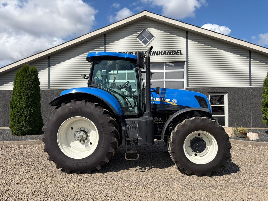 New Holland T7.250 Med frontlift. Pæn og velholdt traktor - Traktorer - Traktorer 4 wd - 11