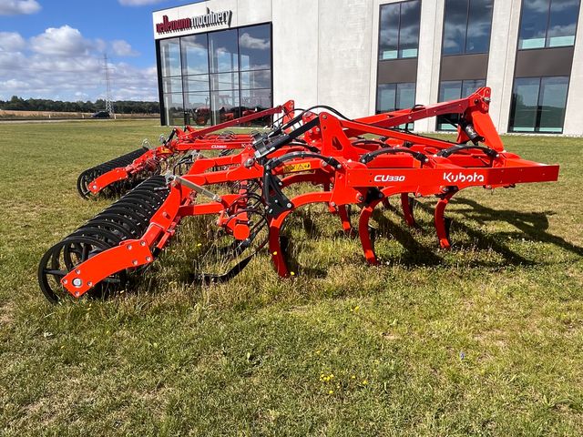Kubota CU3301