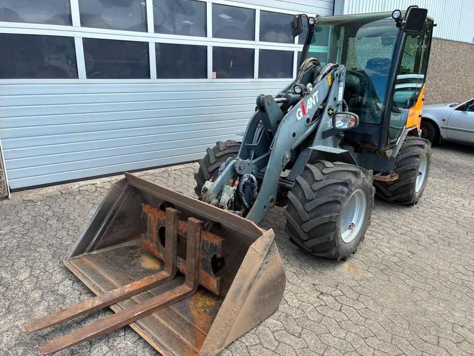Giant V6004T - Læssemaskiner - Minilæssere - 2