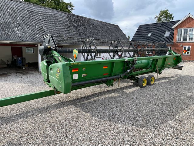 John Deere 630F
