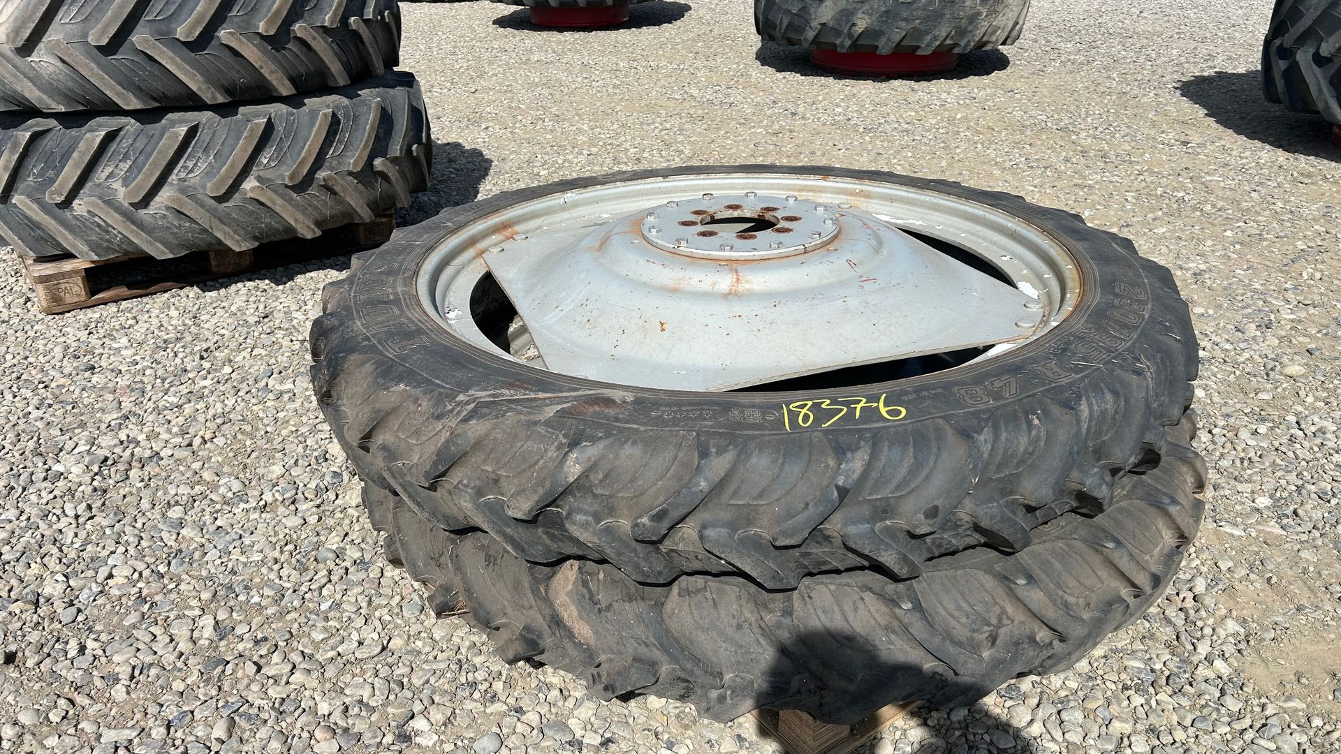 Taurus 230/95R48 - stilbare fælge uds. nav 8-150-203