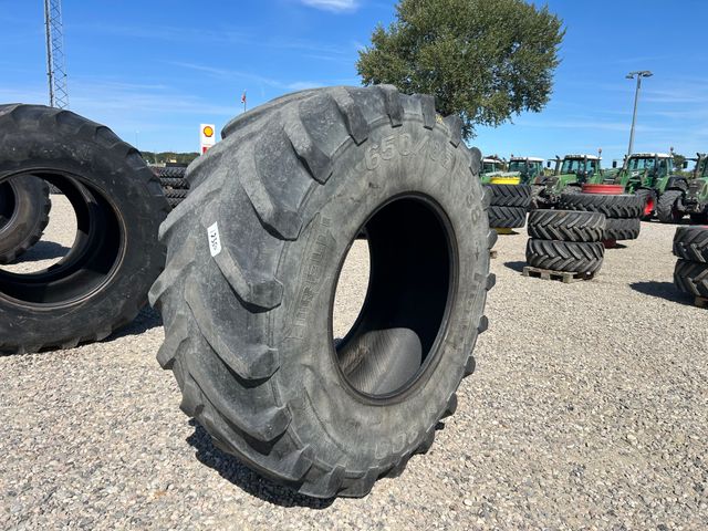 Pirelli 650/85R38