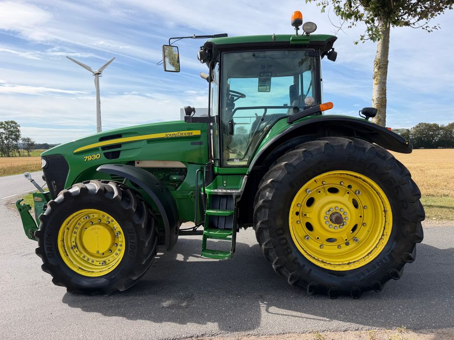 John Deere 7930 M. Frontlift, TLS affjedret foraksel, Front PTO og Autotrac Ready - Traktorer - Traktorer 4 wd - 8