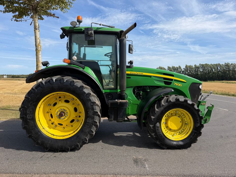 John Deere 7930 M. Frontlift, TLS affjedret foraksel, Front PTO og Autotrac Ready - Traktorer - Traktorer 4 wd - 4