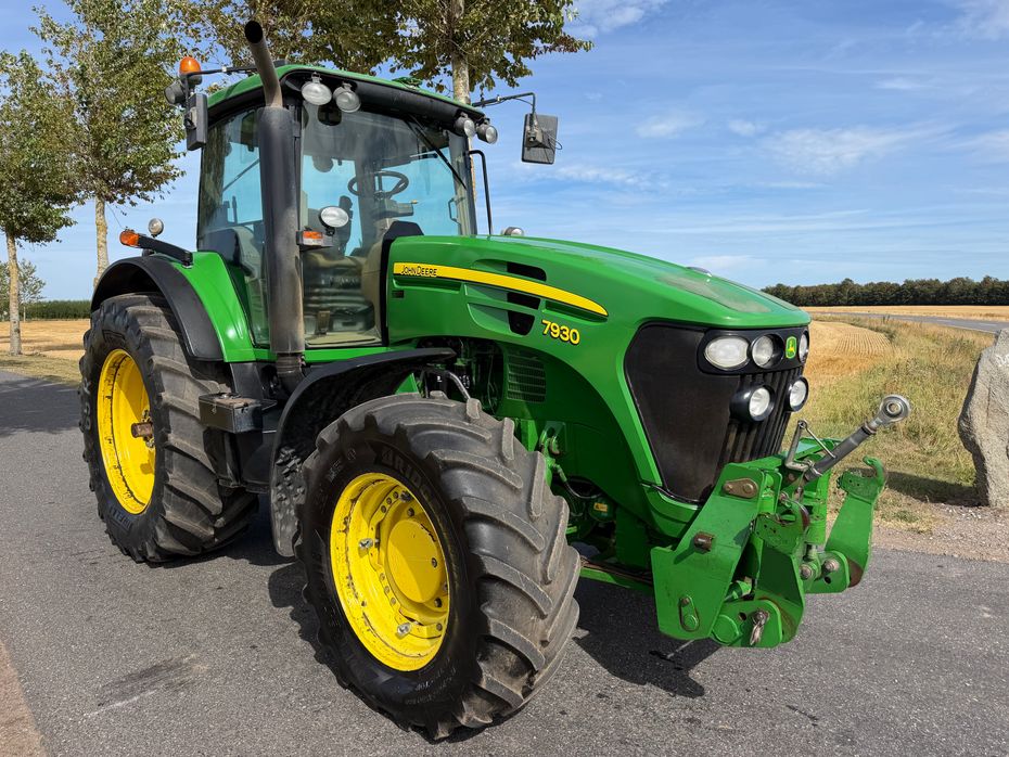 John Deere 7930 M. Frontlift, TLS affjedret foraksel, Front PTO og Autotrac Ready - Traktorer - Traktorer 4 wd - 3
