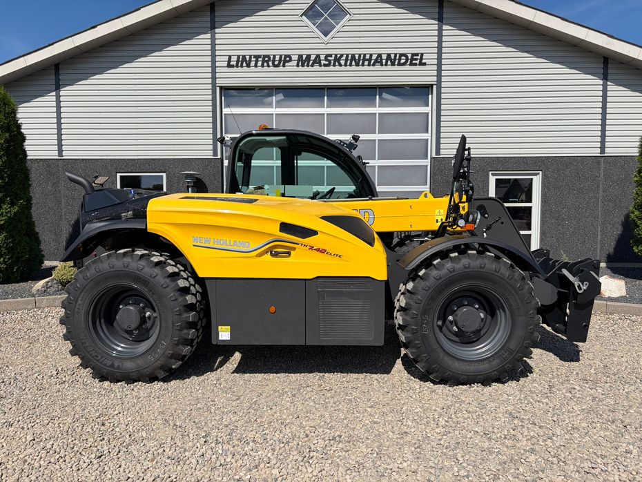 New Holland TH 7.42 Elite Den nye model 145hk med masser af udstyr og 6F-3R PowerShift transmission - Læssemaskiner - Teleskoplæssere - 1