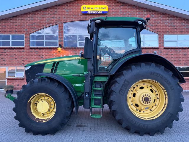 John Deere 7310R