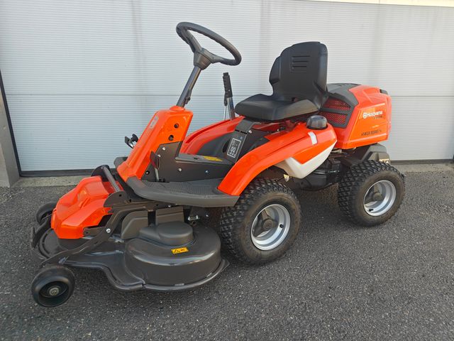 Husqvarna R214TC. inkl. 103cm klipperdæk
