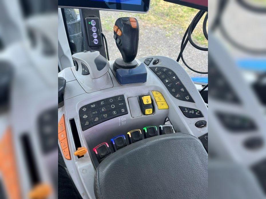 New Holland T7.230 AC - Traktorer - Traktorer 4 wd - 9