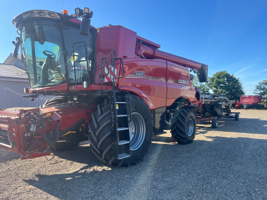 Case IH AXIAL-FLOW 8250 Mejetærsker. - Høstmaskiner - Mejetærskere - 4