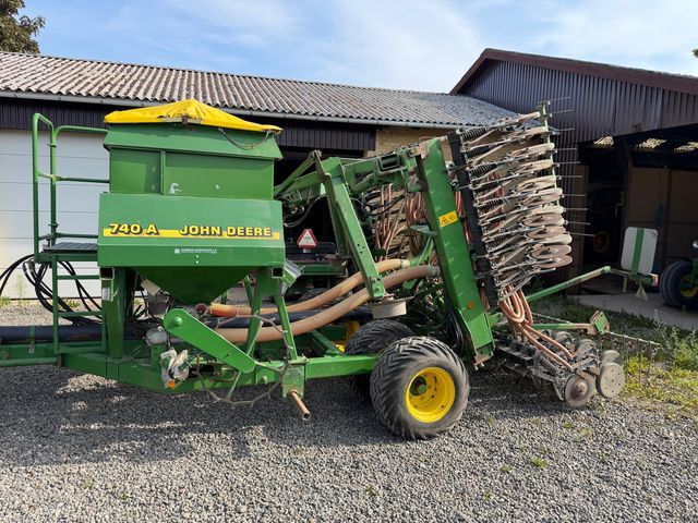 John Deere 740A