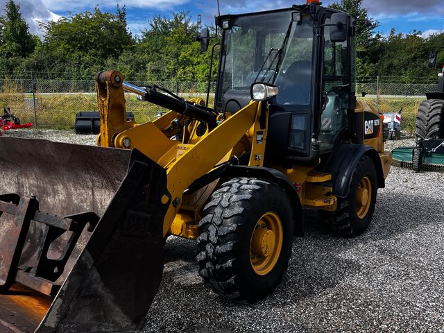 CAT 907 M