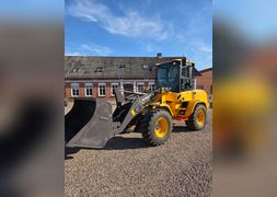 Volvo L 35 G rg 2023 med kun 880 timer ser ud som ny