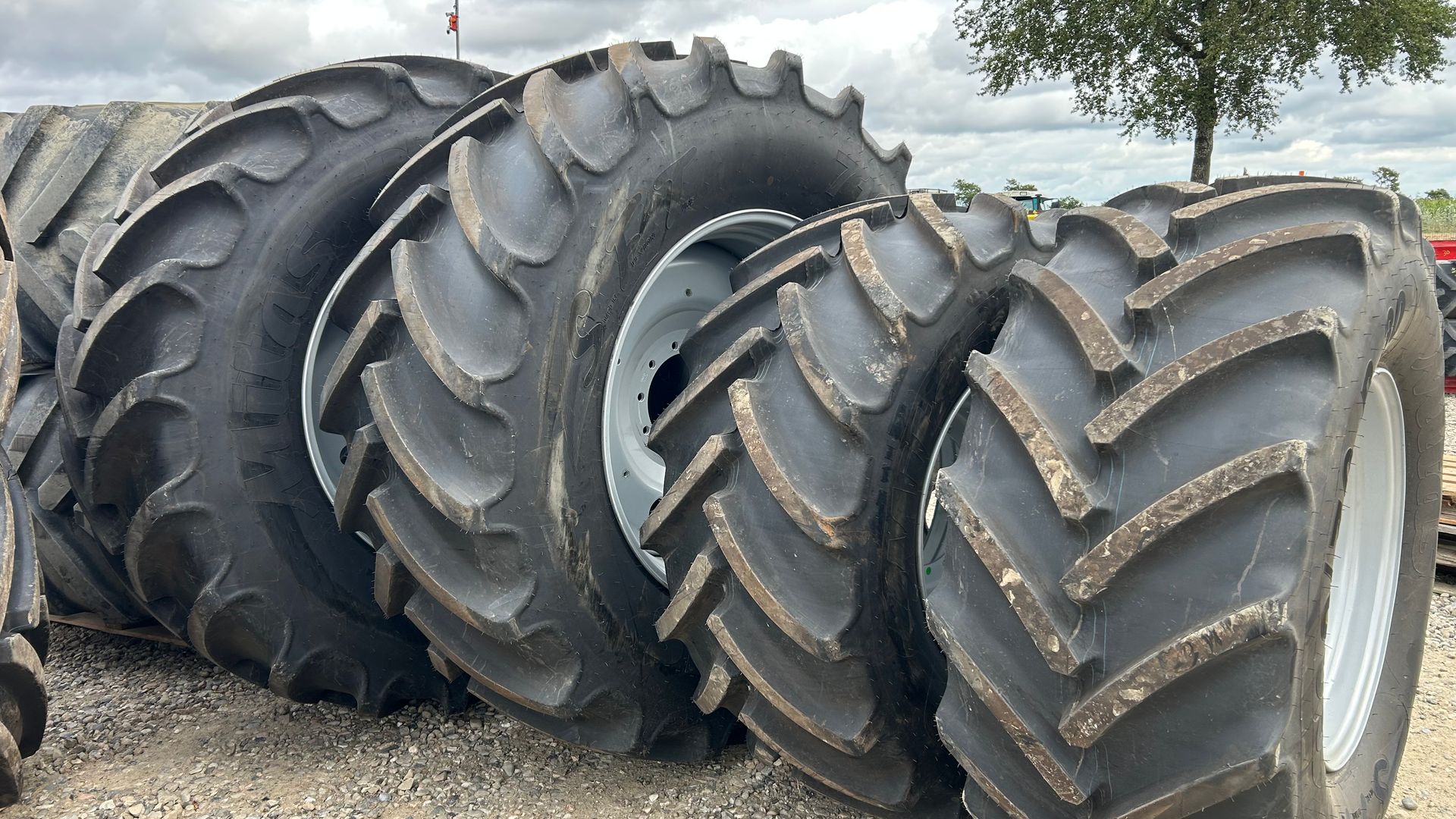 Mitas 710/70R42+600/70R30 Afm - Case Puma 240/260 - NHT7 SFT