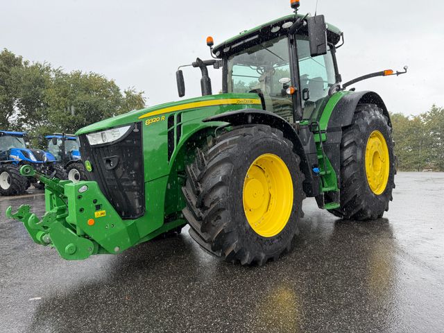 John Deere 8320R