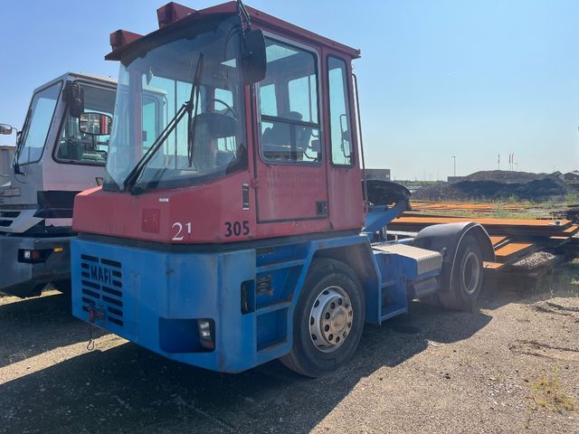 Mafi Terminal traktor