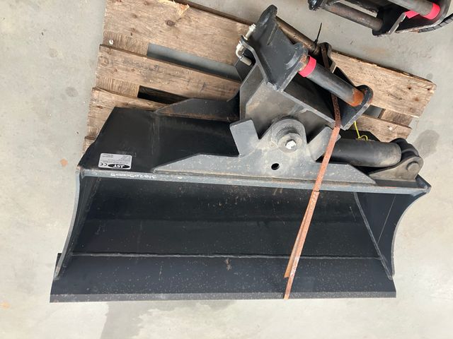 Takeuchi TB225 