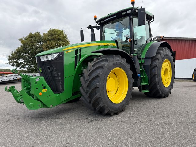 John Deere 8320R