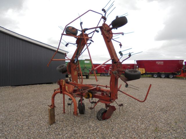 Kverneland TA746