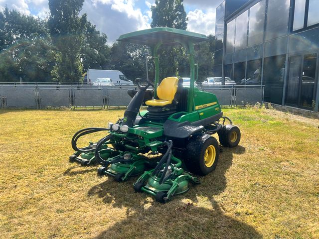 John Deere 8800 TerrainCut