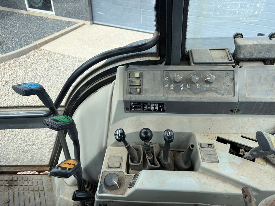 Valmet 8050 Delta Powershift - Traktorer - Traktorer 4 wd - 5