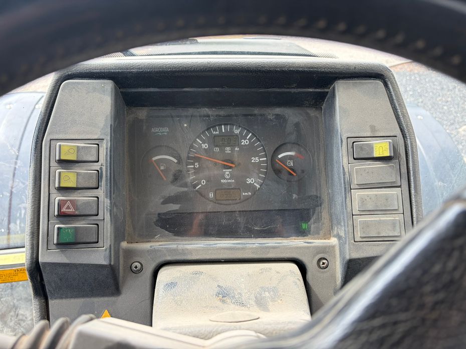 Valmet 8050 Delta Powershift - Traktorer - Traktorer 4 wd - 6