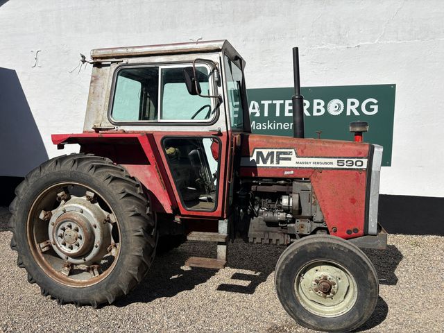 Massey Ferguson 590