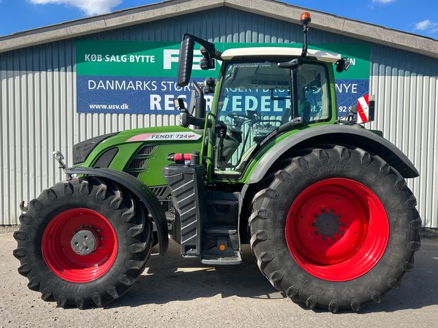 Fendt 724 Vario S4 Profi Plus