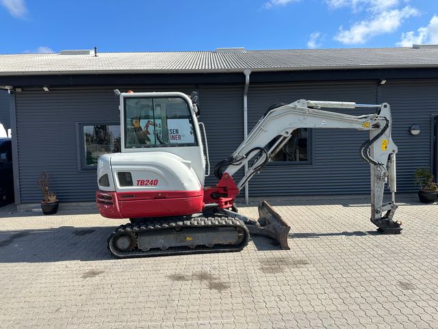 Takeuchi TB240
