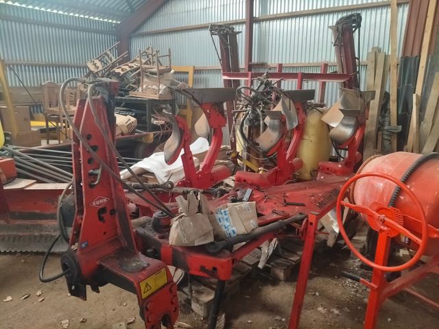 Kuhn Marster 120, 3-furet