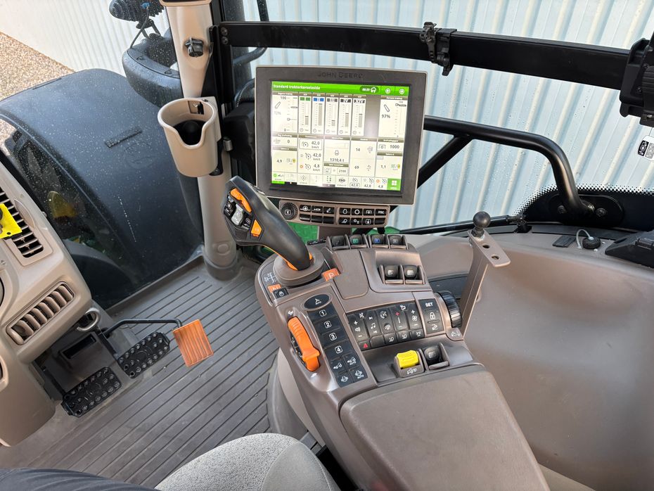 John Deere 6R250 AutoTrac og Sektionskontrol - Traktorer - Traktorer 4 wd - 6