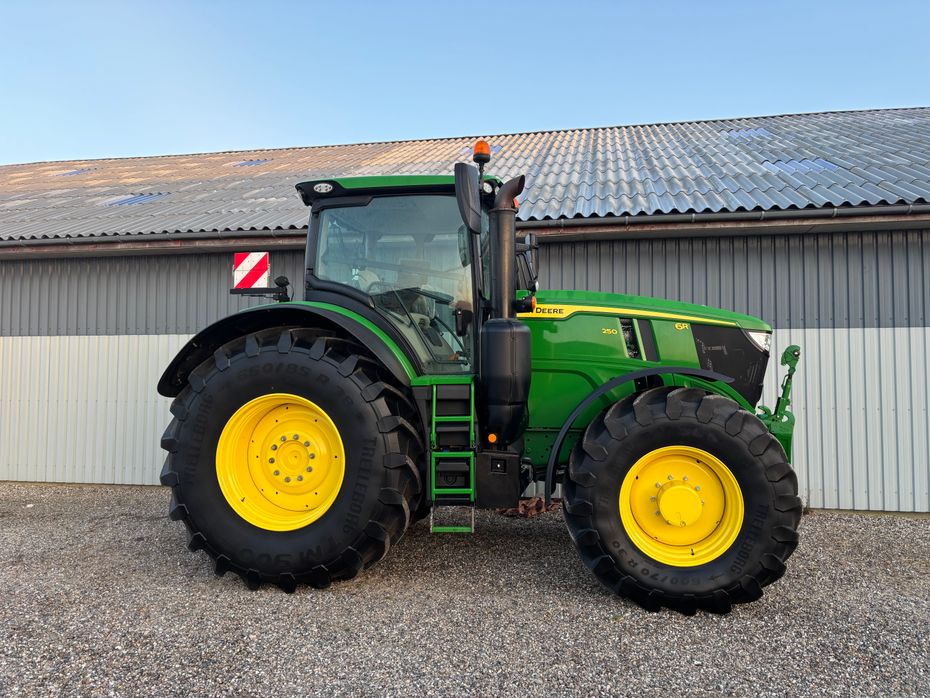 John Deere 6R250 AutoTrac og Sektionskontrol - Traktorer - Traktorer 4 wd - 2