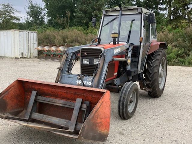 Massey Ferguson 375