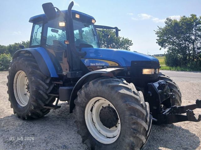 New Holland TM 155 med nye bagdæk og frontlift