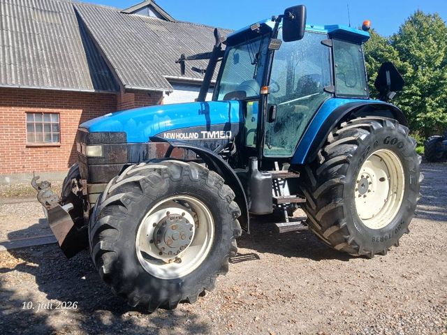 New Holland TM 150 med frontlift and Range Command gearkasse