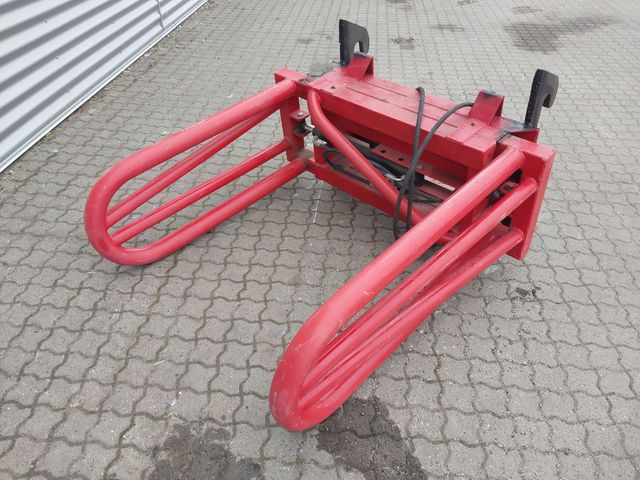 - - - Balleklemme