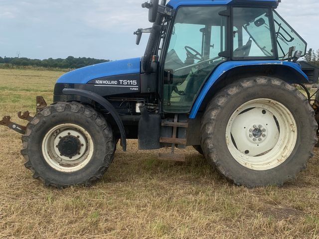 New Holland TS 115