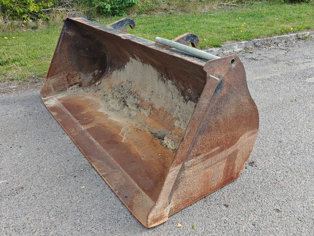 - - - Skovl m. Volvo skifte