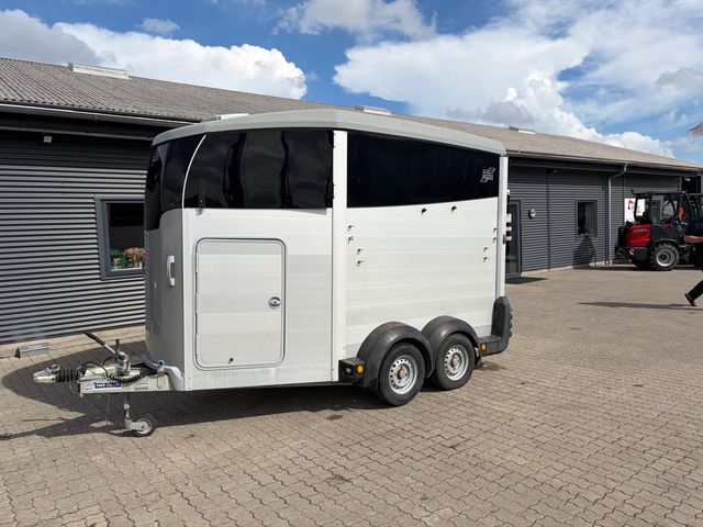 Ifor Williams HBX 511