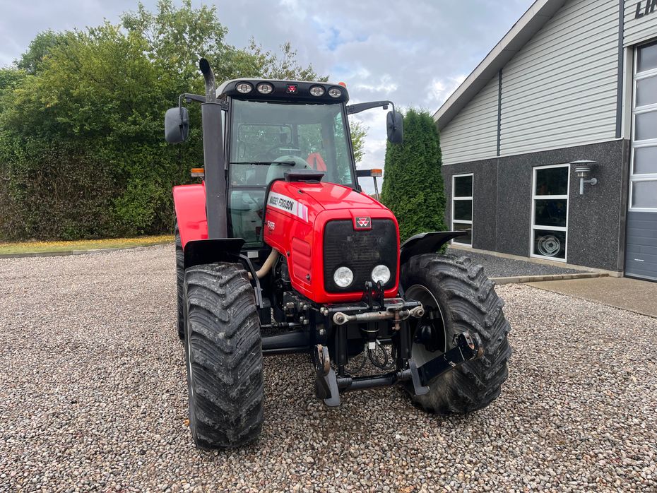 Massey Ferguson 6465 Dyna 6 med frontlift - Traktorer - Traktorer 4 wd - 18