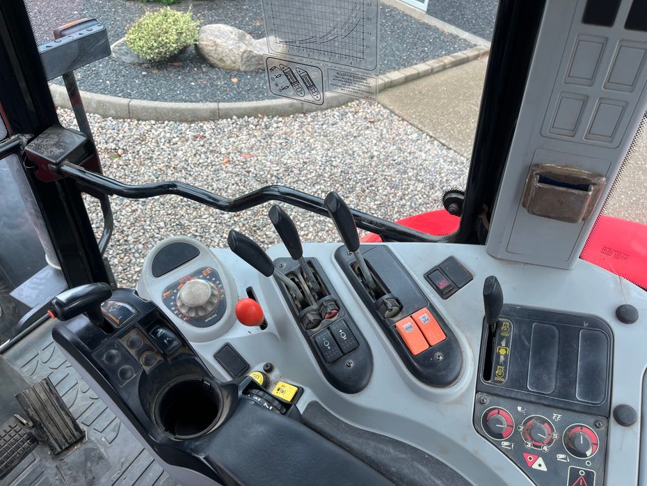Massey Ferguson 6465 Dyna 6 med frontlift - Traktorer - Traktorer 4 wd - 7