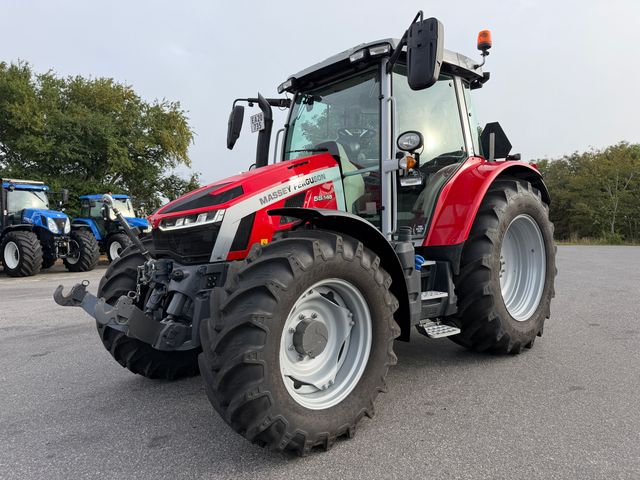 Massey Ferguson 5S.145 Exclusive 
