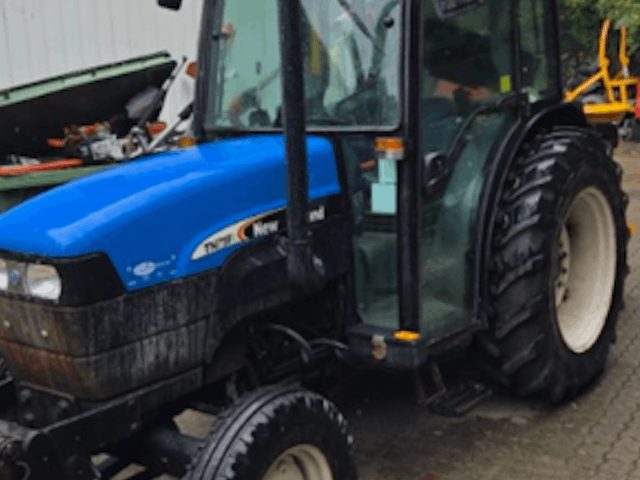 New Holland TN75