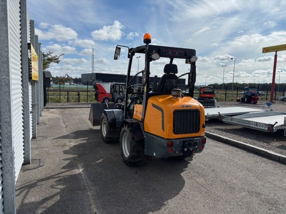 Giant V452T HD X-tra - Læssemaskiner - Minilæssere - 4