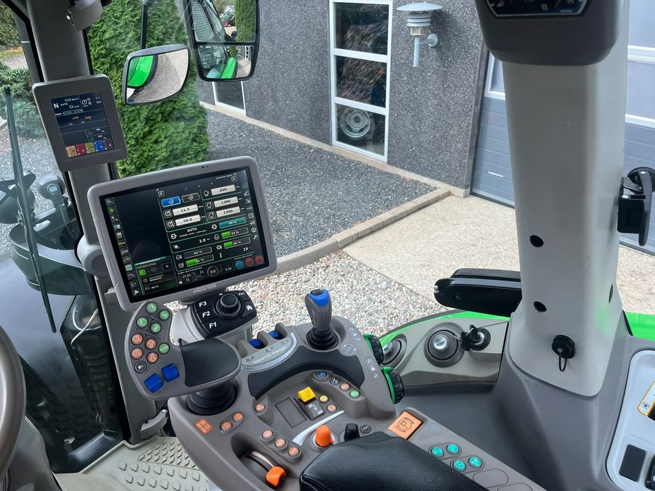 Deutz-Fahr Agrotron 6215 TTV Med frontlift - Traktorer - Traktorer 4 wd - 7