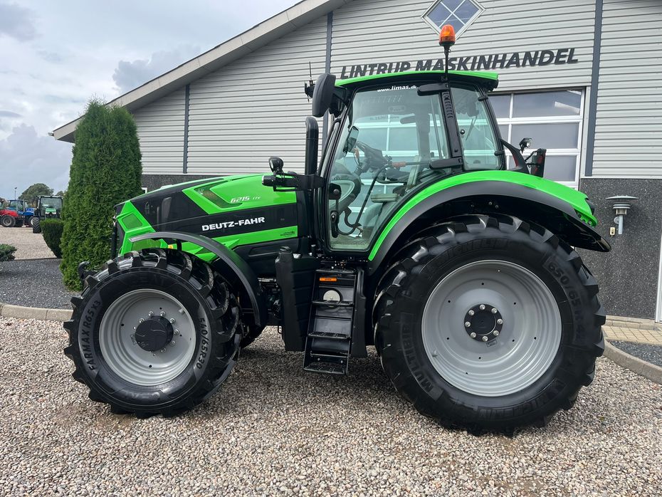 Deutz-Fahr Agrotron 6215 TTV Med frontlift - Traktorer - Traktorer 4 wd - 12