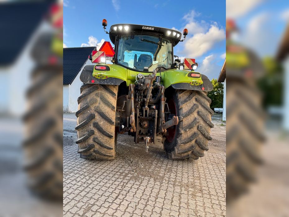 CLAAS AXION 830 CMATIC - Traktorer - Traktorer 4 wd - 4
