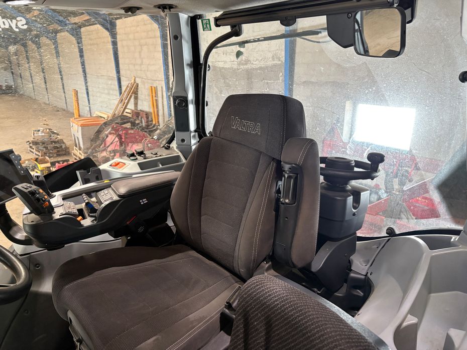 Valtra T235D T235D - Traktorer - Traktorer 4 wd - 3