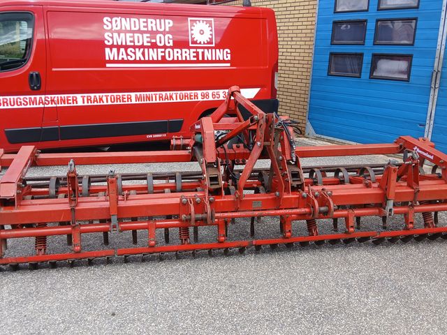 Kverneland Compact 4 m. combiharve